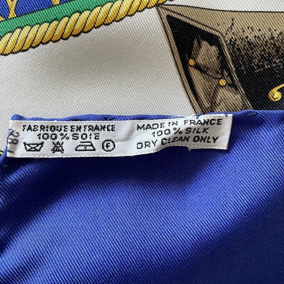 Hermes “ Les Voitures A Transformation” Carriage Scarf - Picture 8 of 11